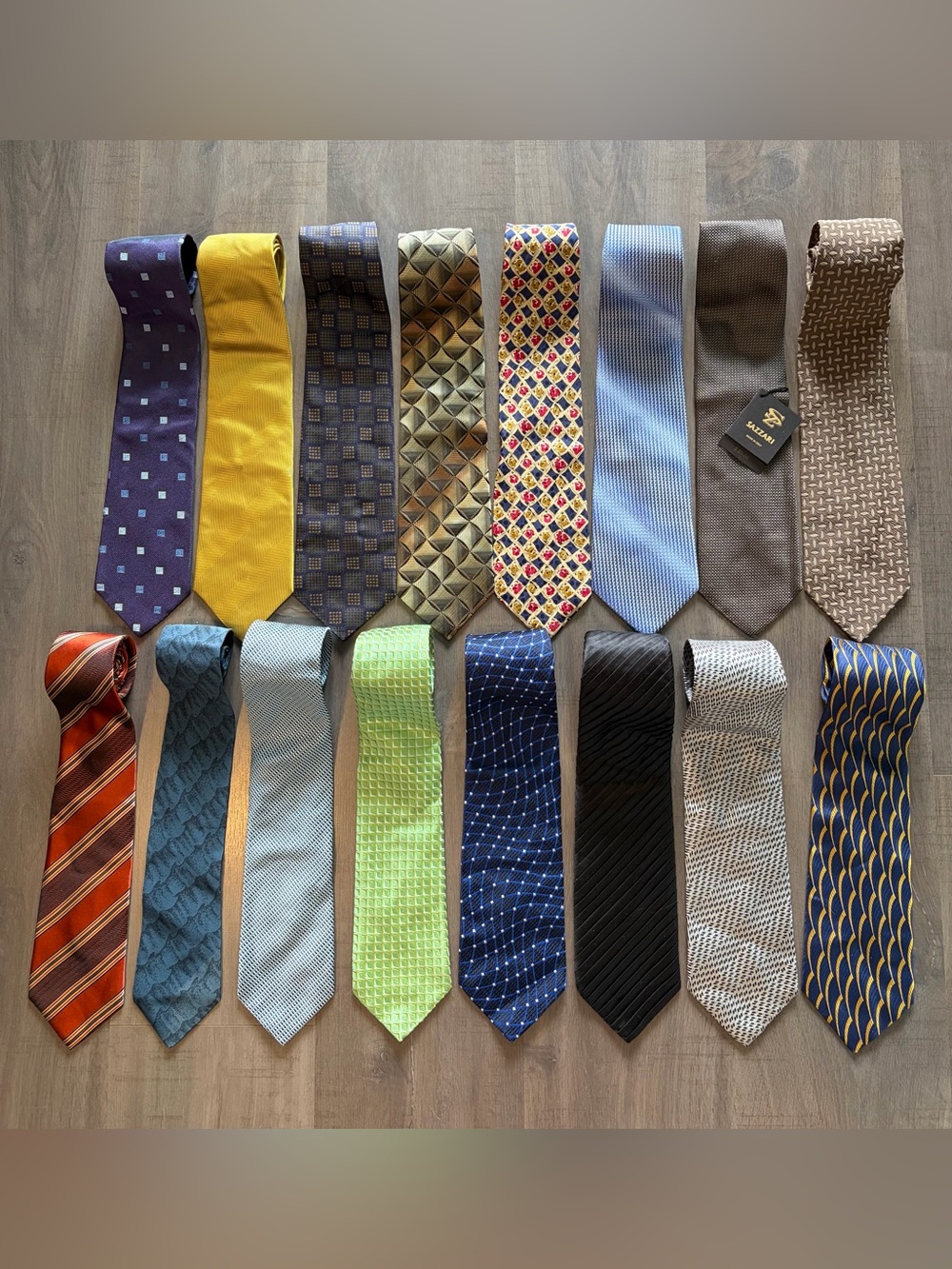 Lot of 16 Men's Silk Ties Giorgio Armani Hugo Boss Ungaro Holt Renfrew and more